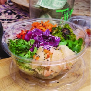 Renewable and Compostable Salad Bowls with Lids, 32 oz, Clea